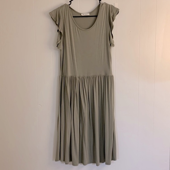 Green short sleeved flowy Bombom dress - Picture 1 of 4
